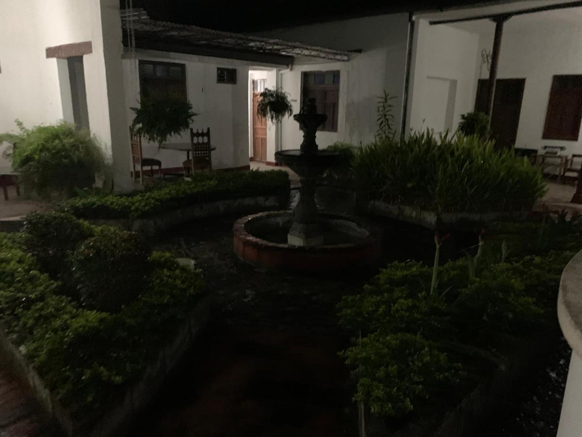 Hotel Casa Antigua Buga Bagian luar foto