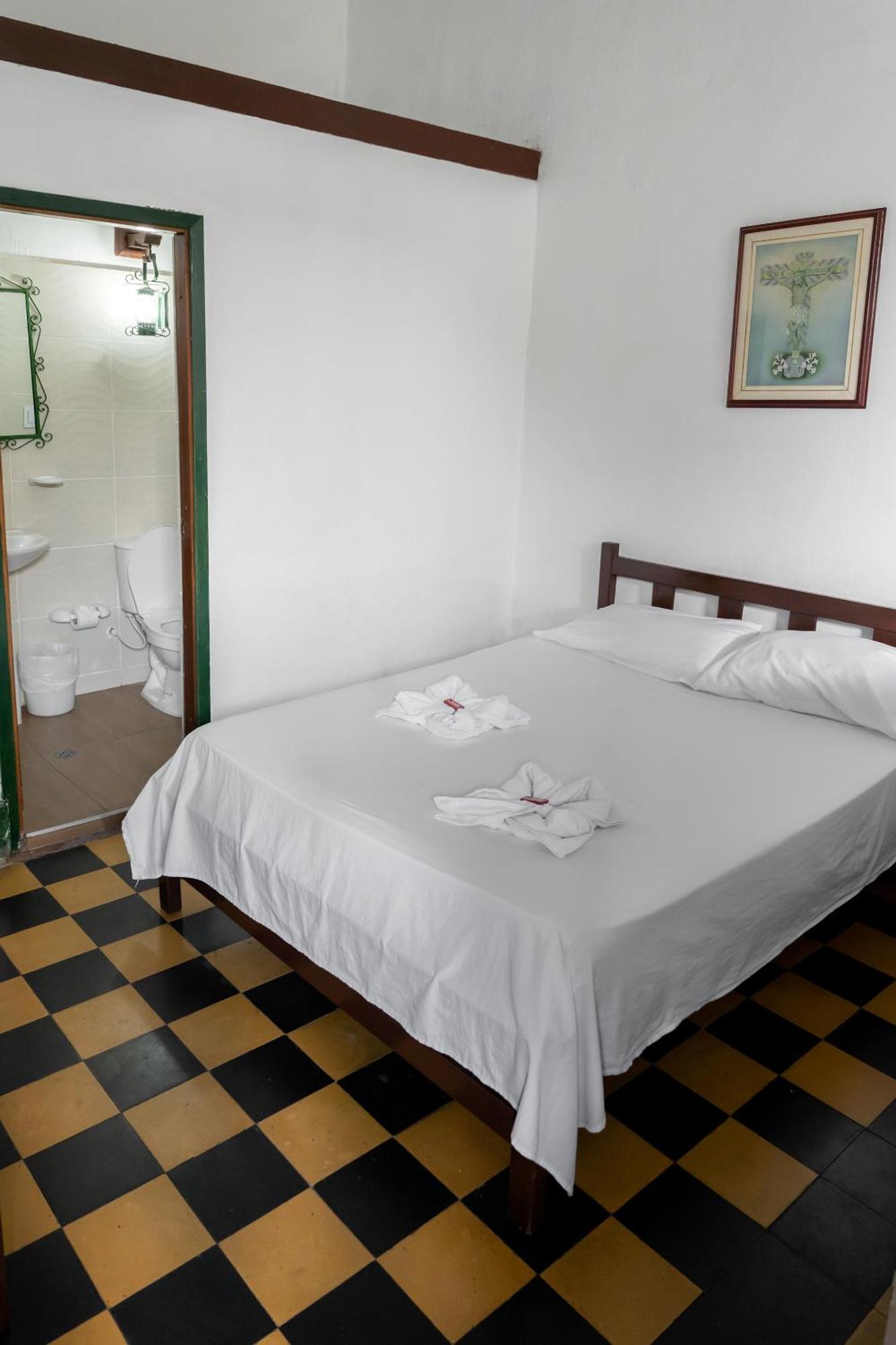 Hotel Casa Antigua Buga Ruang foto