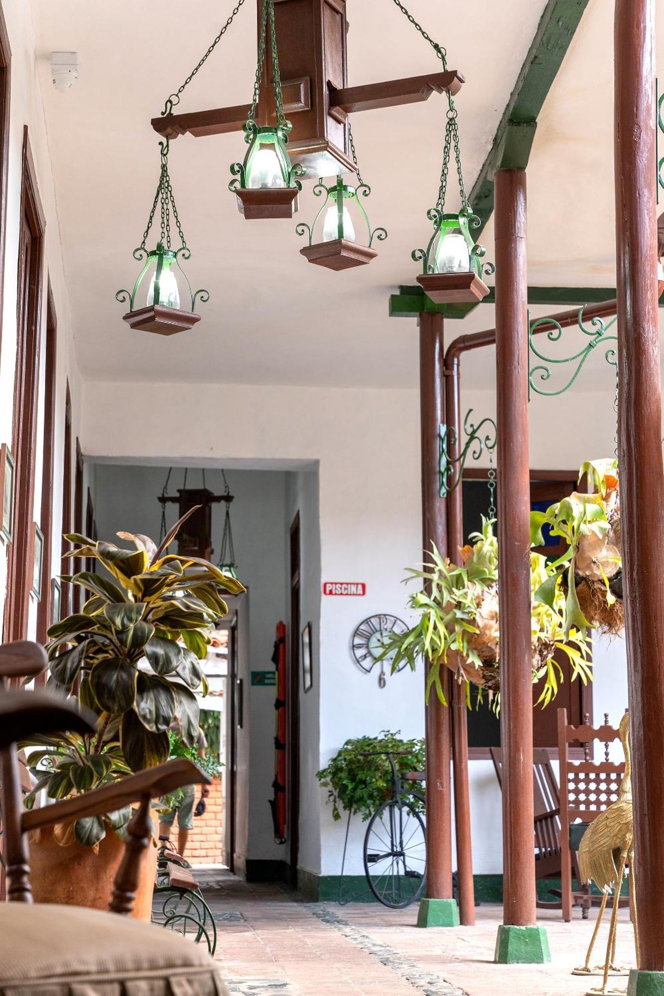Hotel Casa Antigua Buga Bagian luar foto